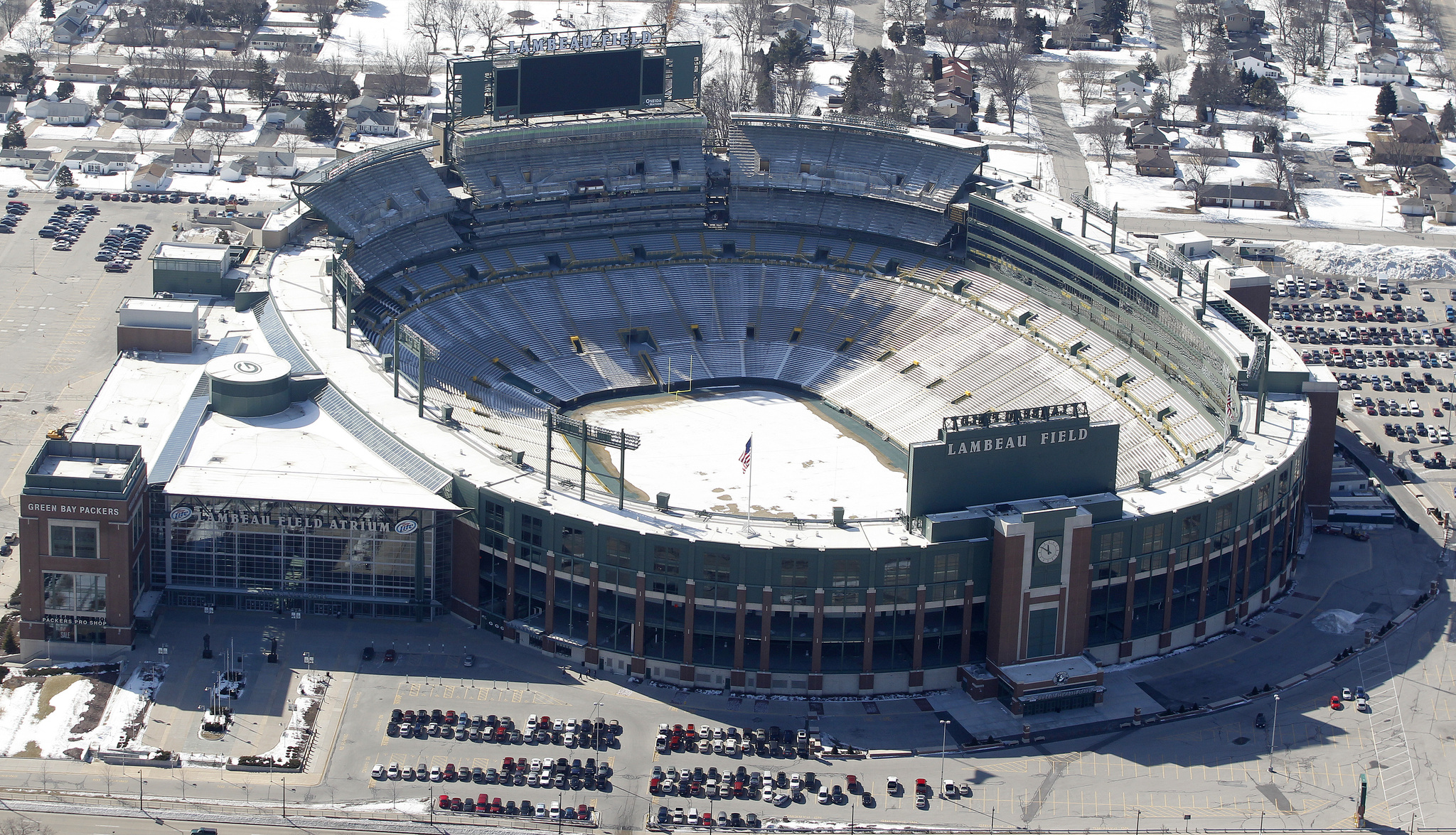 Vue aérienne du Lambeau Field sous la neige, le stade le plus mythique de NFL